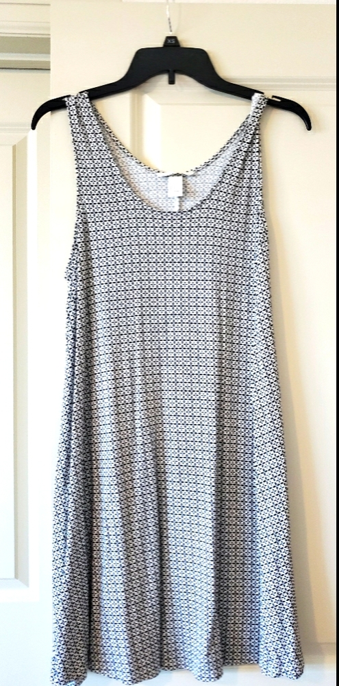 Flowy sleeveless summer dress